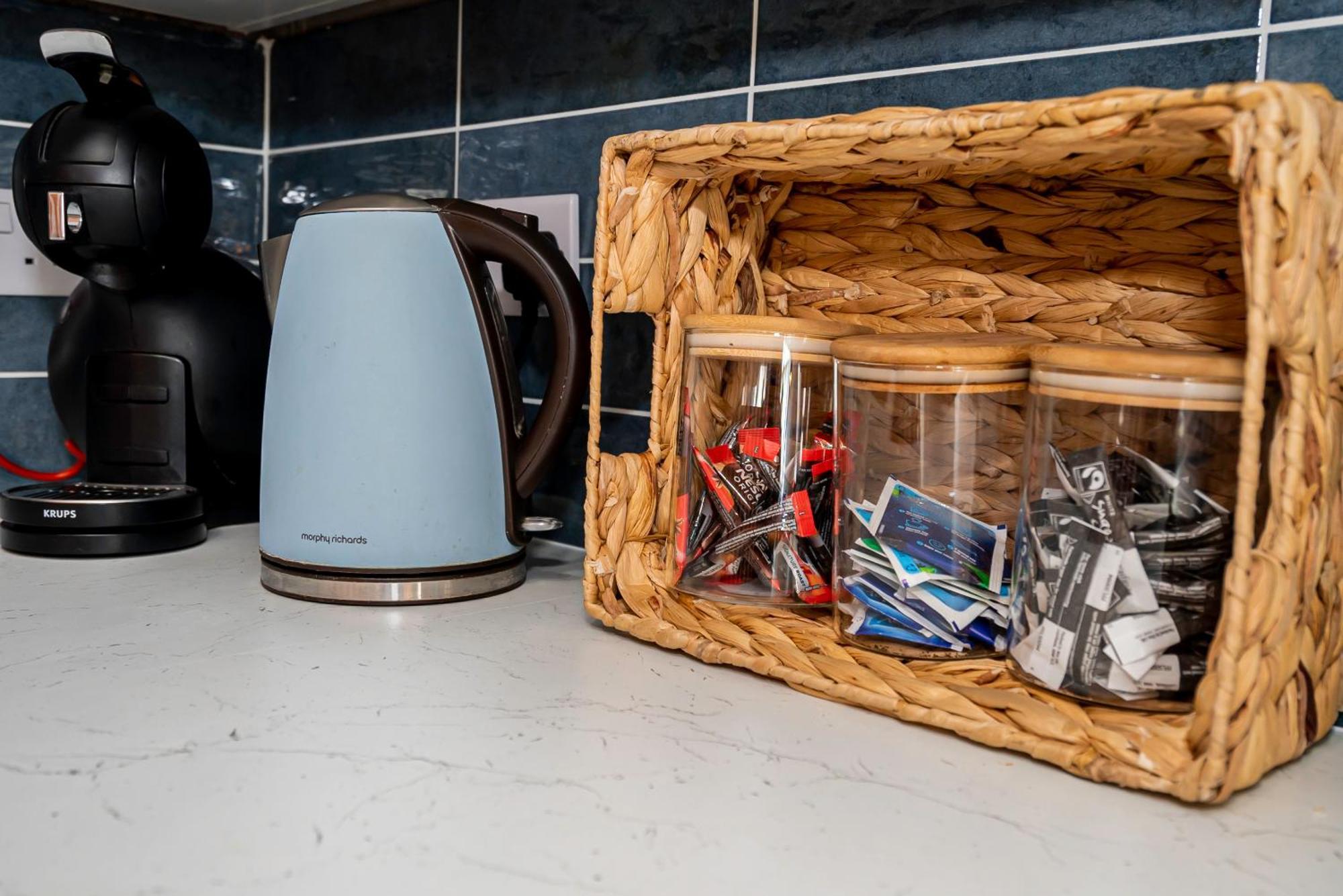 Bright & Breezy Apartment Portsmouth Bagian luar foto